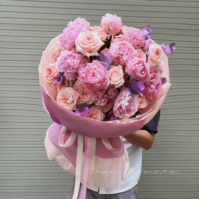 Bó hoa tròn thiết kế sang trọng tặng sếp