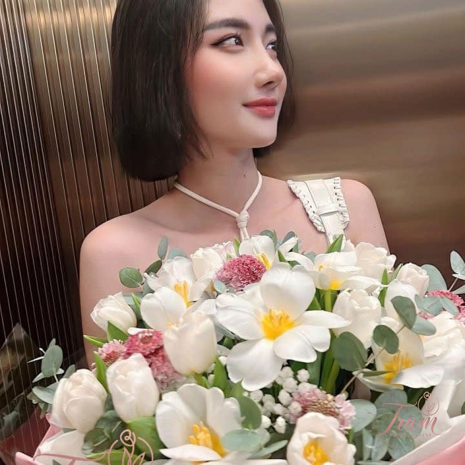 Bó hoa Tulip trắng nhập khẩu