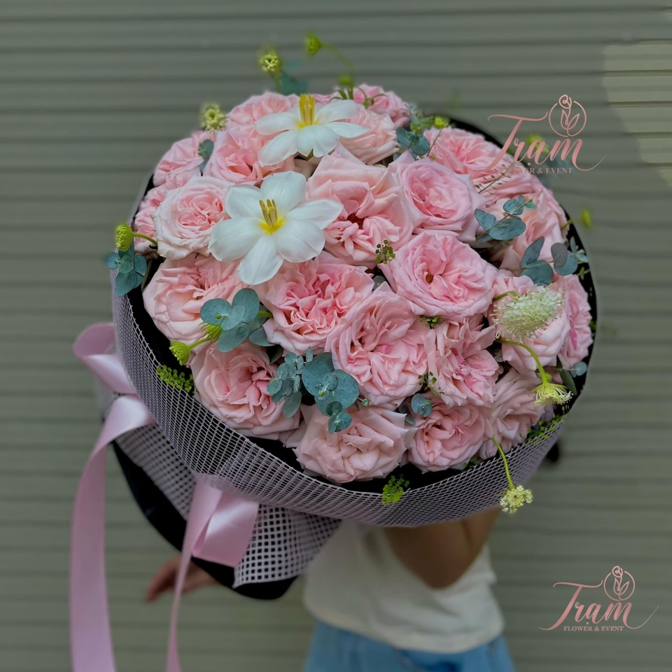 Bó hoa tone hồng nhẹ nhàng nàng thơ thanh lịch tặng chị gái 