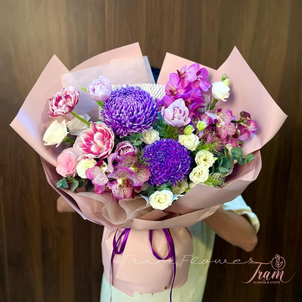 Bó hoa tone tím mộng mơ mix hồng nhẹ nhàng tặng ba