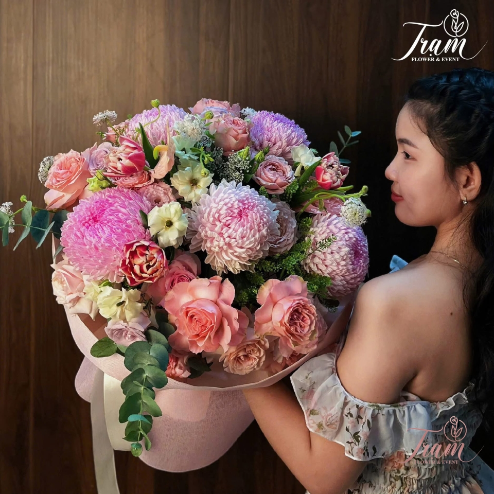 Bó hoa tròn tone hồng thiết kế sang trọng đẳng cấp