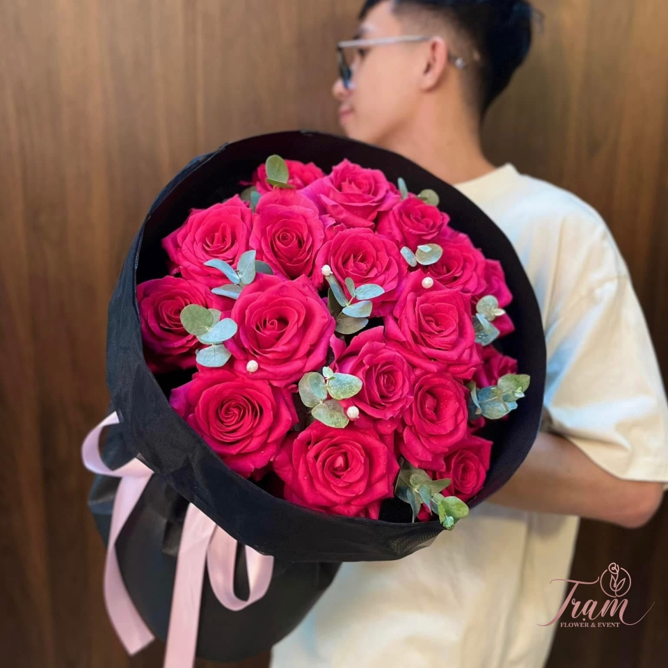 Bó hoa hồng xinh tươi mix lá bạc