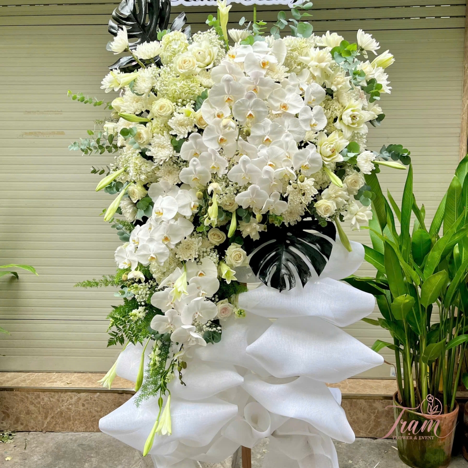 Kệ Hoa Tang Lễ Lan Hồ Điệp Trắng – Thành Kính Phân Ưu