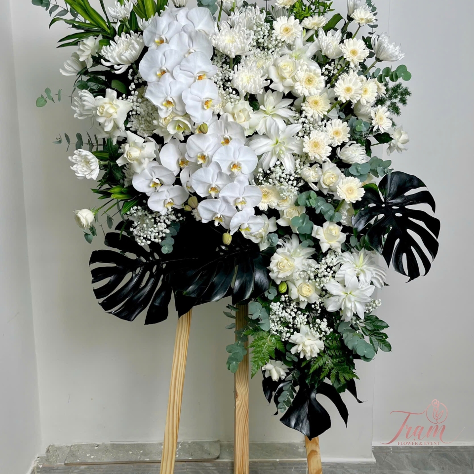 "Vĩnh Biệt Trong Yêu Thương – Kệ Hoa Tang Lễ Trắng"