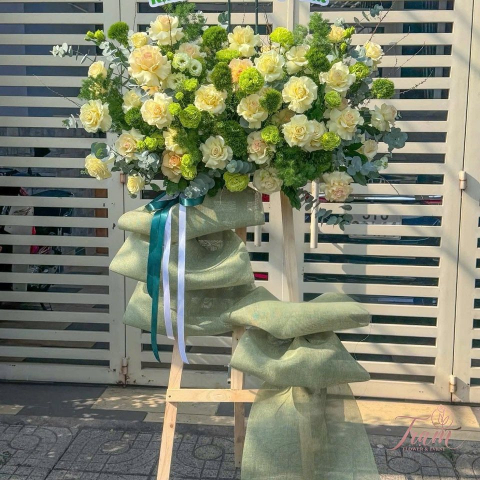 "Thanh Xuân Tươi Mới – Kệ Hoa Chúc Mừng Xanh & Hồng Kem"