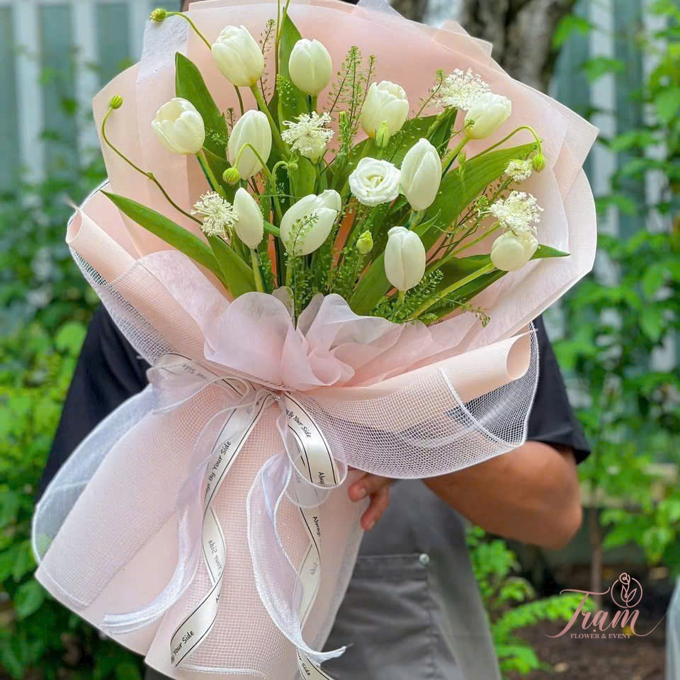Bó Tulip Trắng Thanh Khiết – Vẻ Đẹp Tinh Khôi