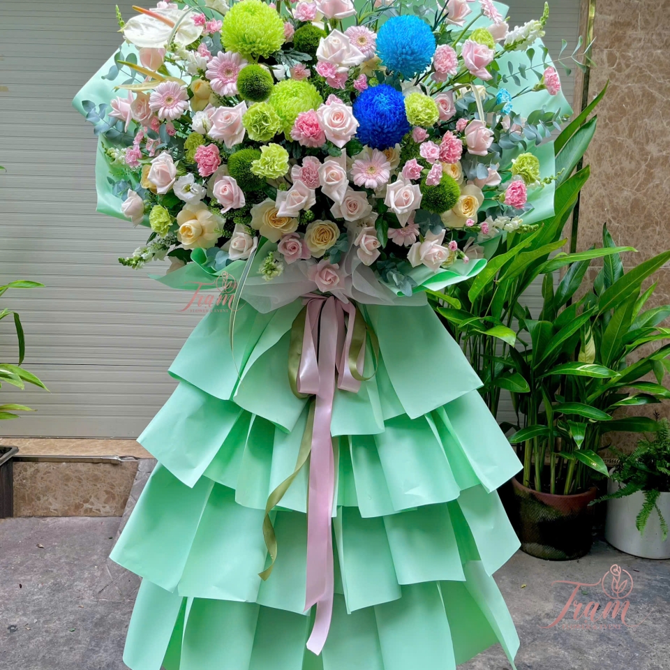 Kệ hoa chúc mừng tone nhiều màu rực rỡ