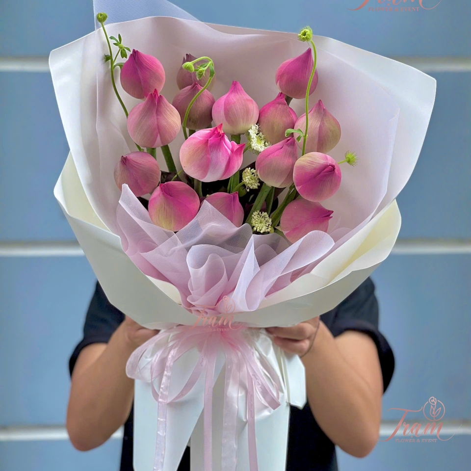 Bó Hoa Sen Hồng – Tinh Khiết & Thanh Cao