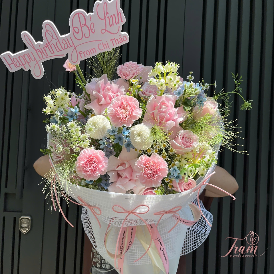 Bó Hoa Sinh Nhật Tone Hồng Pastel – Ngọt Ngào & Rạng Rỡ