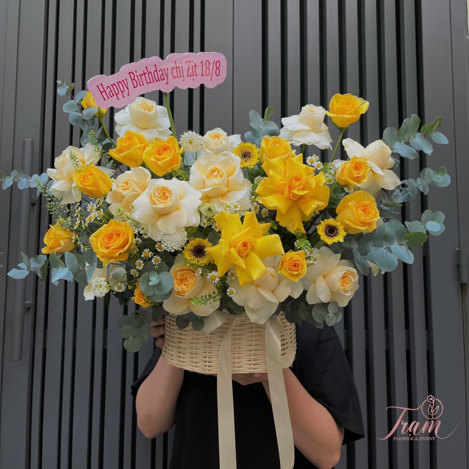 Giỏ Hoa Vàng – Rạng Rỡ & May Mắn