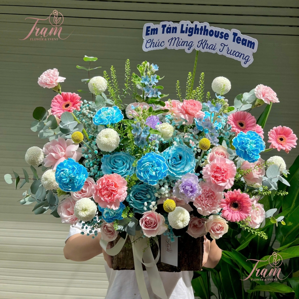 Giỏ Hoa Xanh Hồng Pastel – Thanh Khiết & Tươi Mới