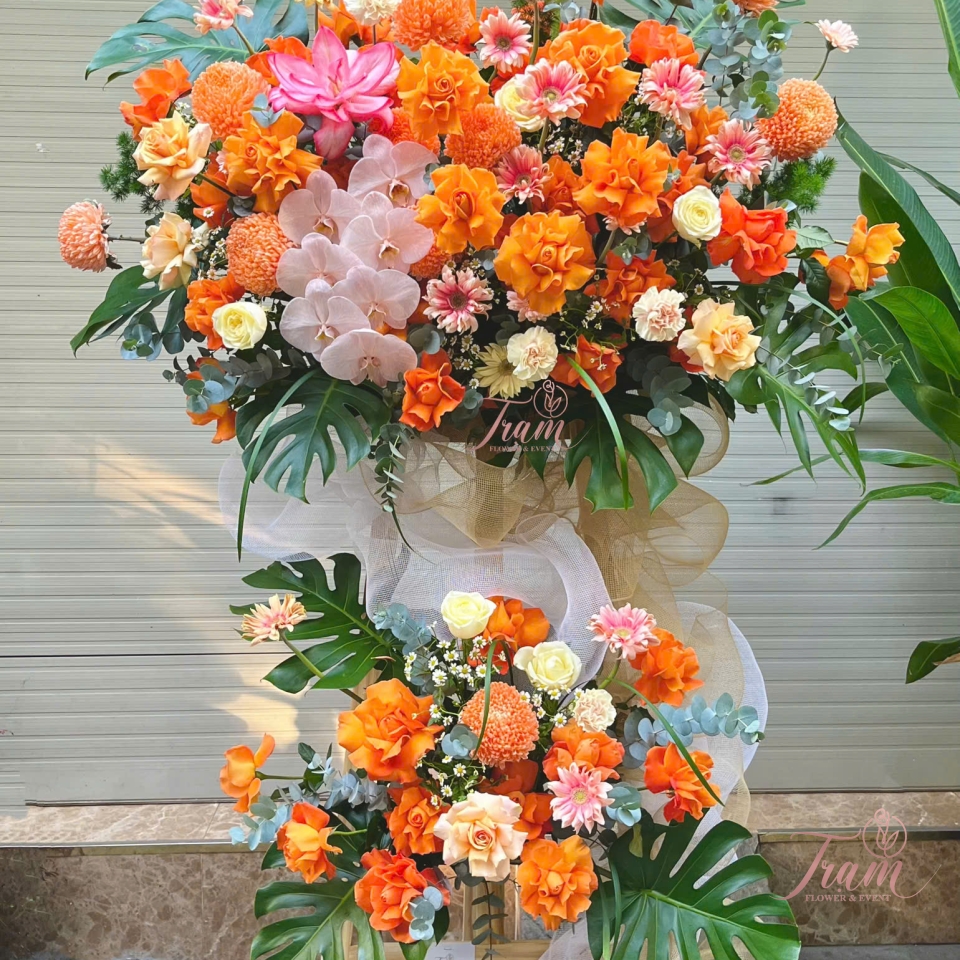 KỆ HOA TONE CAM 2 TẦNG – TƯƠI SÁNG & THỊNH VƯỢNG