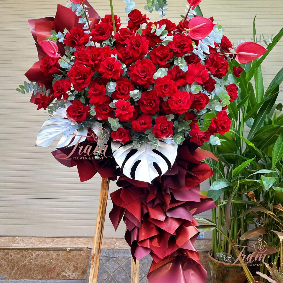 KỆ HOA TONE ĐỎ – MAY MẮN & THÀNH CÔNG RỰC RỠ