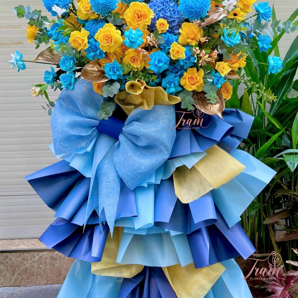 KỆ HOA TONE XANH DƯƠNG – VÀNG | HÀI HÒA – THỊNH VƯỢNG – THÀNH CÔNG