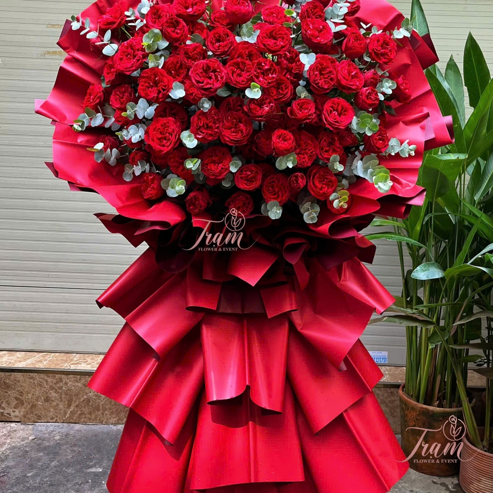 KỆ HOA TONE ĐỎ – RẠNG NGỜI MAY MẮN