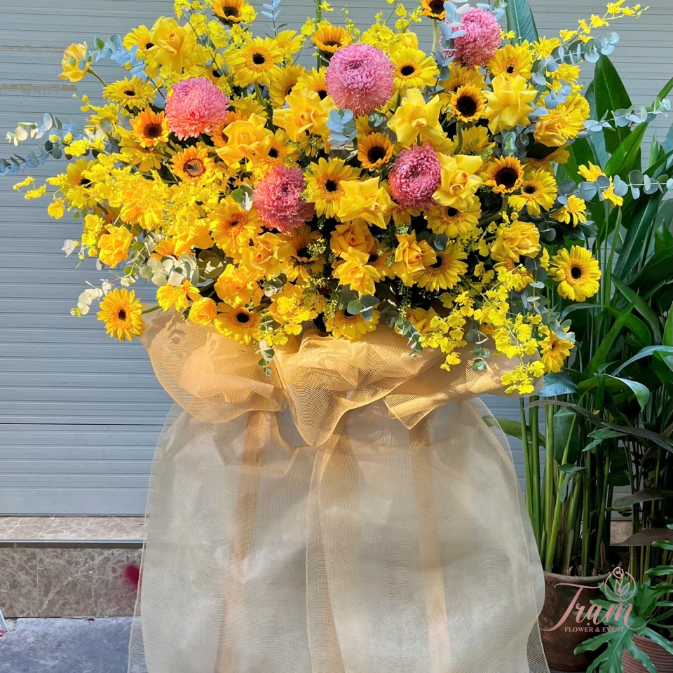 KỆ HOA TONE VÀNG – RẠNG NGỜI THỊNH VƯỢNG