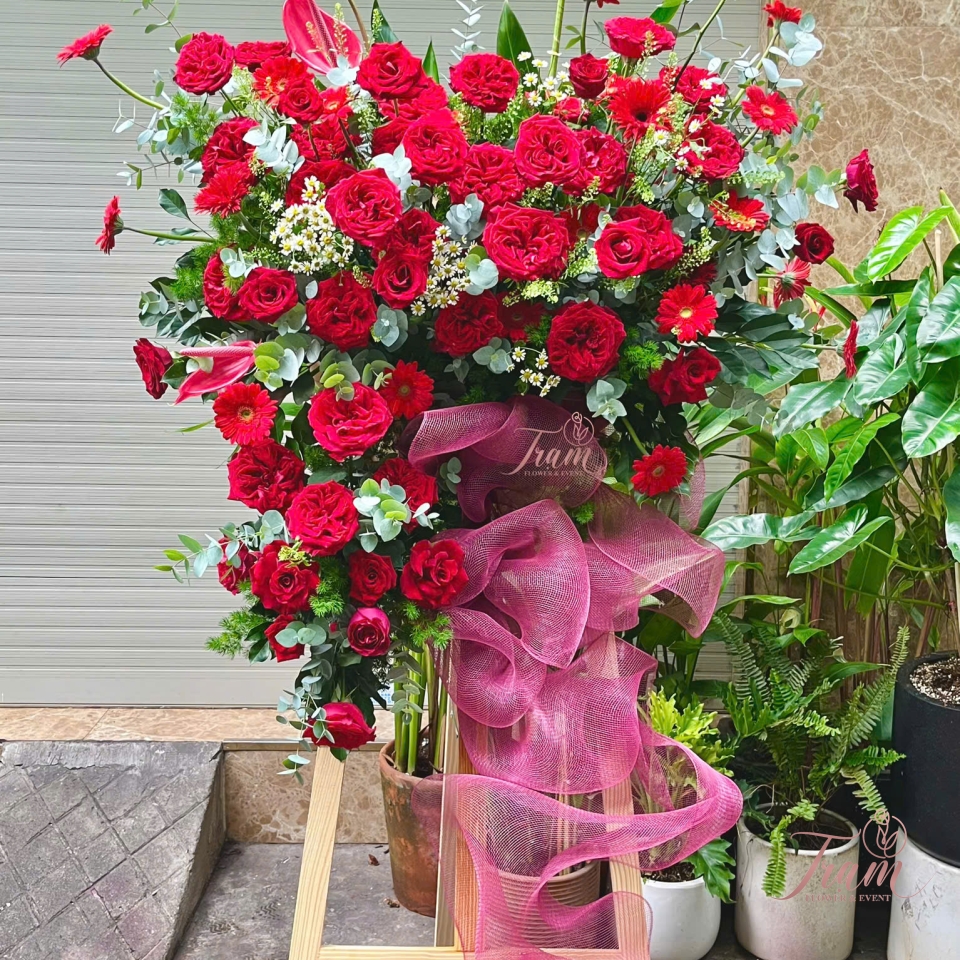 KỆ HOA TONE ĐỎ – RỰC RỠ THỊNH VƯỢNG