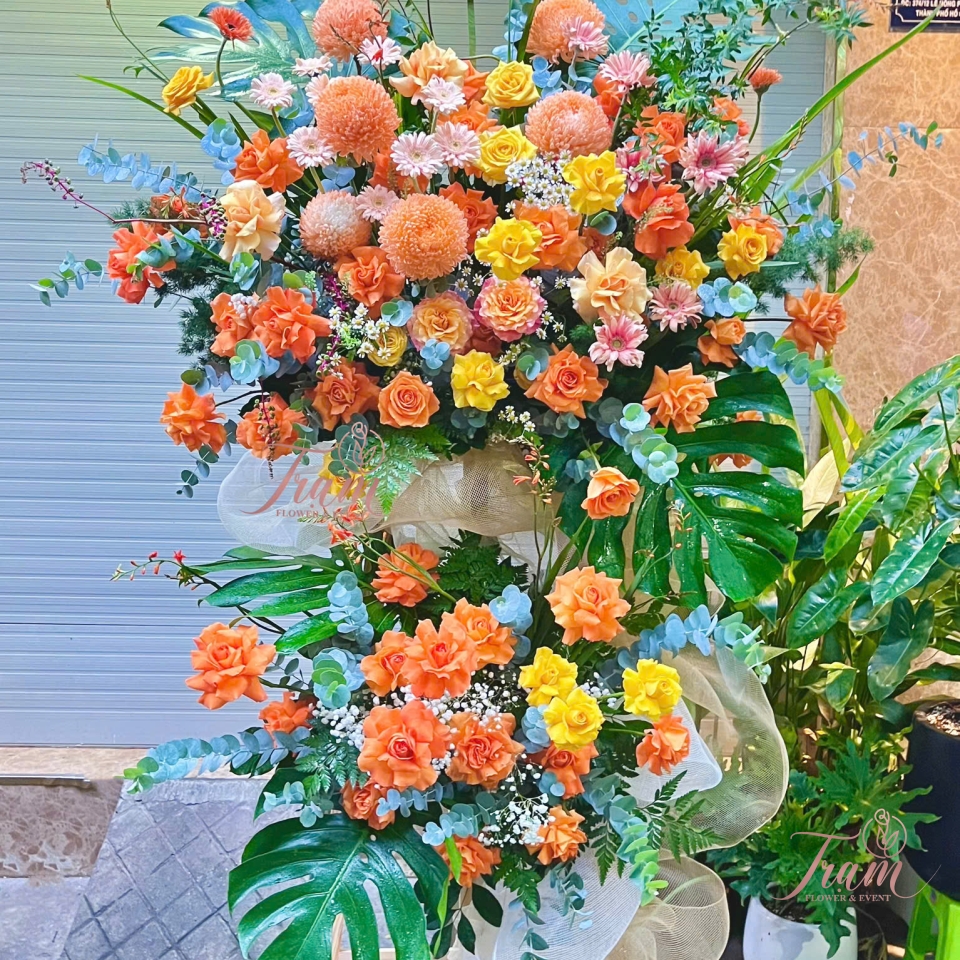 KỆ HOA TONE VÀNG CAM – RẠNG RỠ PHÚC LỘC