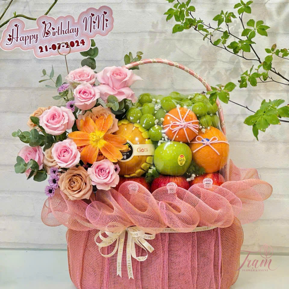 Giỏ Hoa Trái Cây Chúc Mừng Sinh Nhật Tone Hồng Thanh Lịch